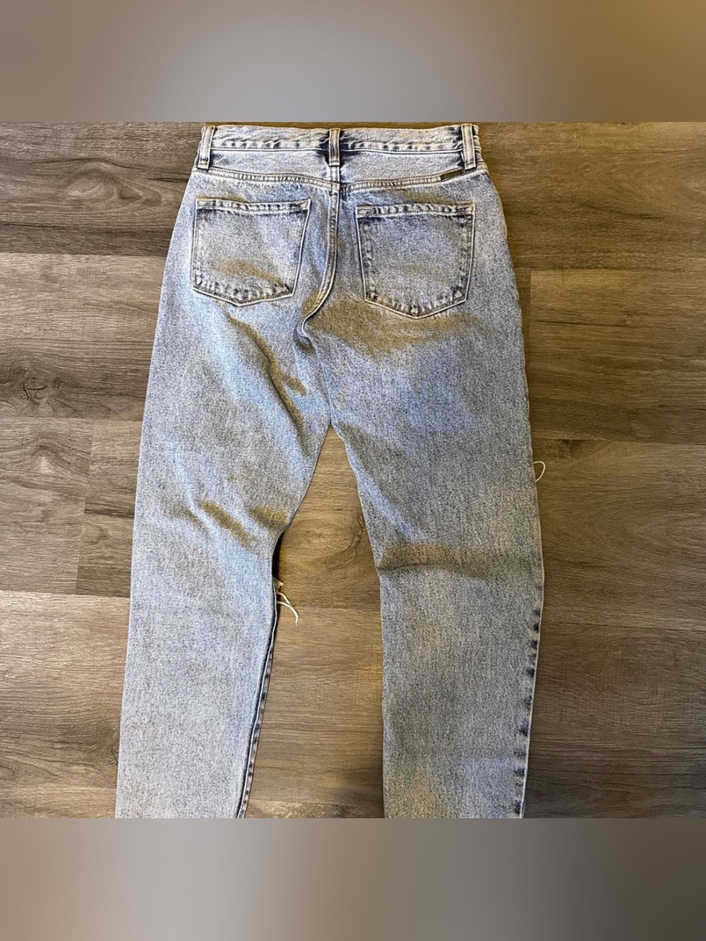 Women’s Distressed Ripped Jeans - Picture 2 of 4